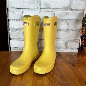 Hunter x Target Yellow kids Rain Boots, Size 4
